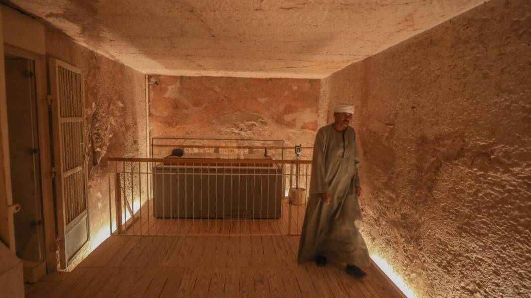 Firavun Tutankamon'un mezarına ziyaretçi akını 6